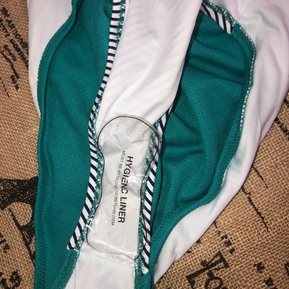 Cupshe NWT! One Piece Swimsuit - Picture 12 of 14